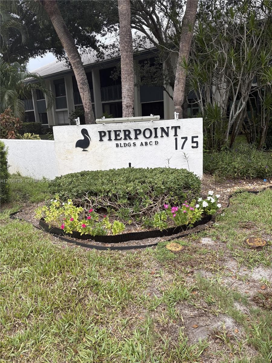 175 SE Saint Lucie Blvd C22 photo 1