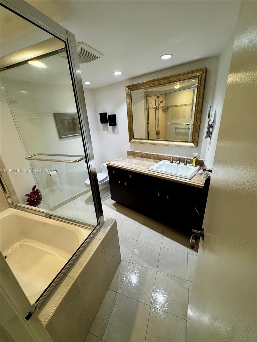 100 Golden Isles Dr 1405 photo 19