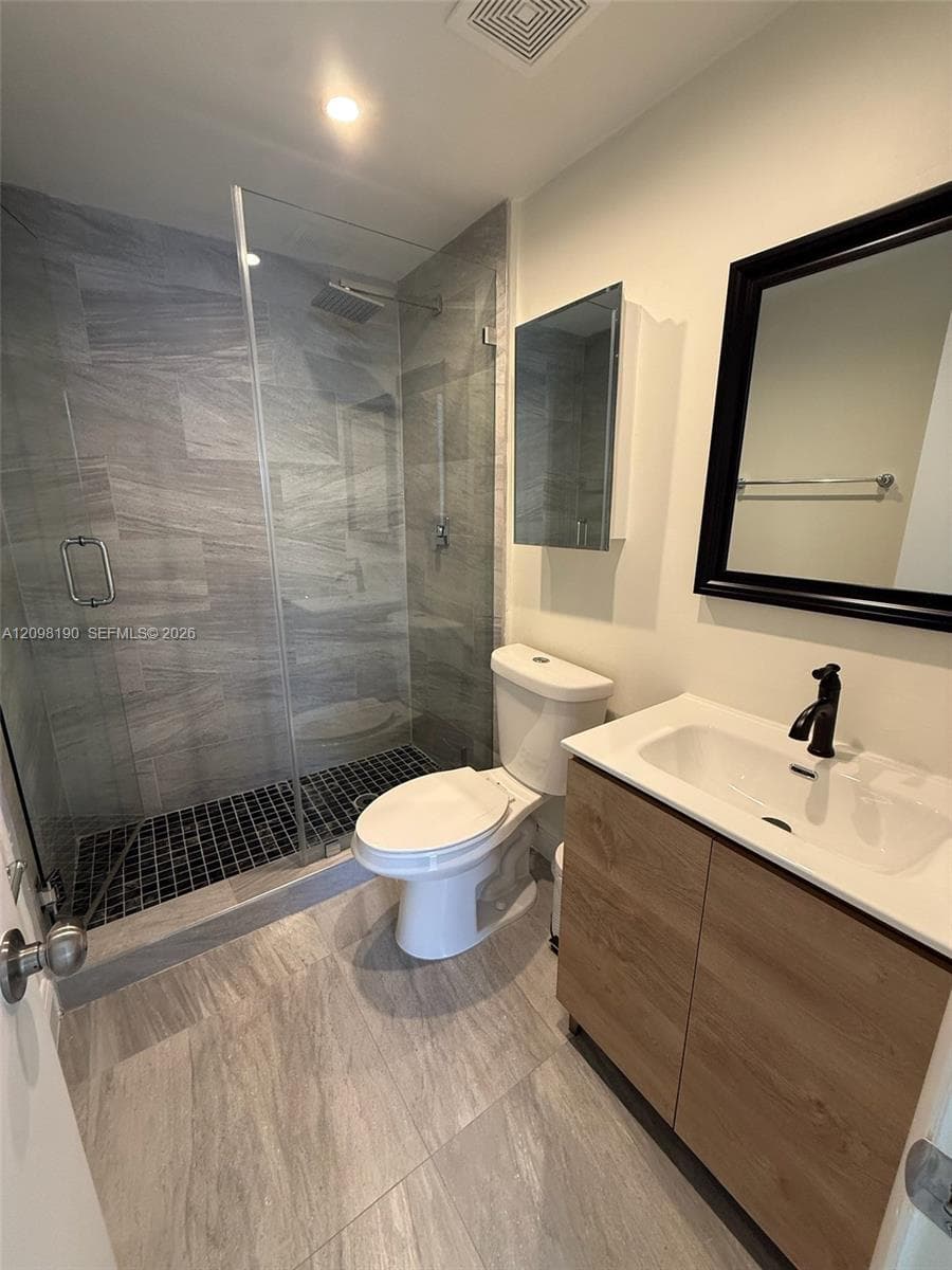 3948 NE 169th St 305 photo 4