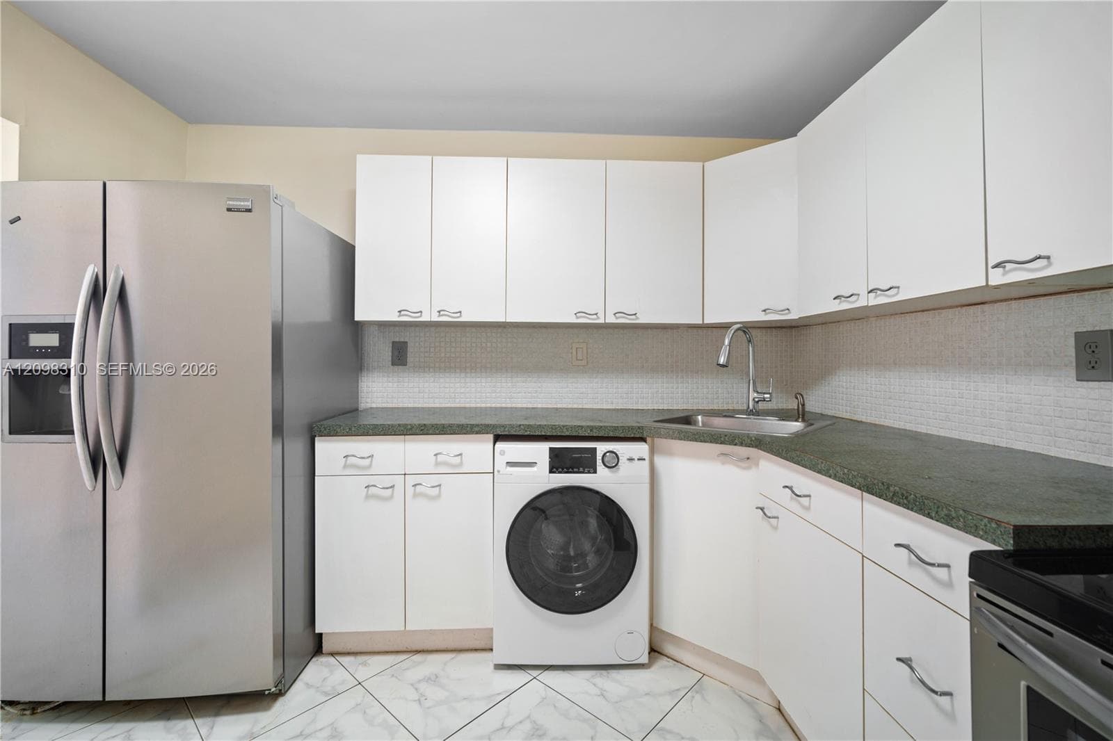 2750 NE 183rd St PH06 photo 14