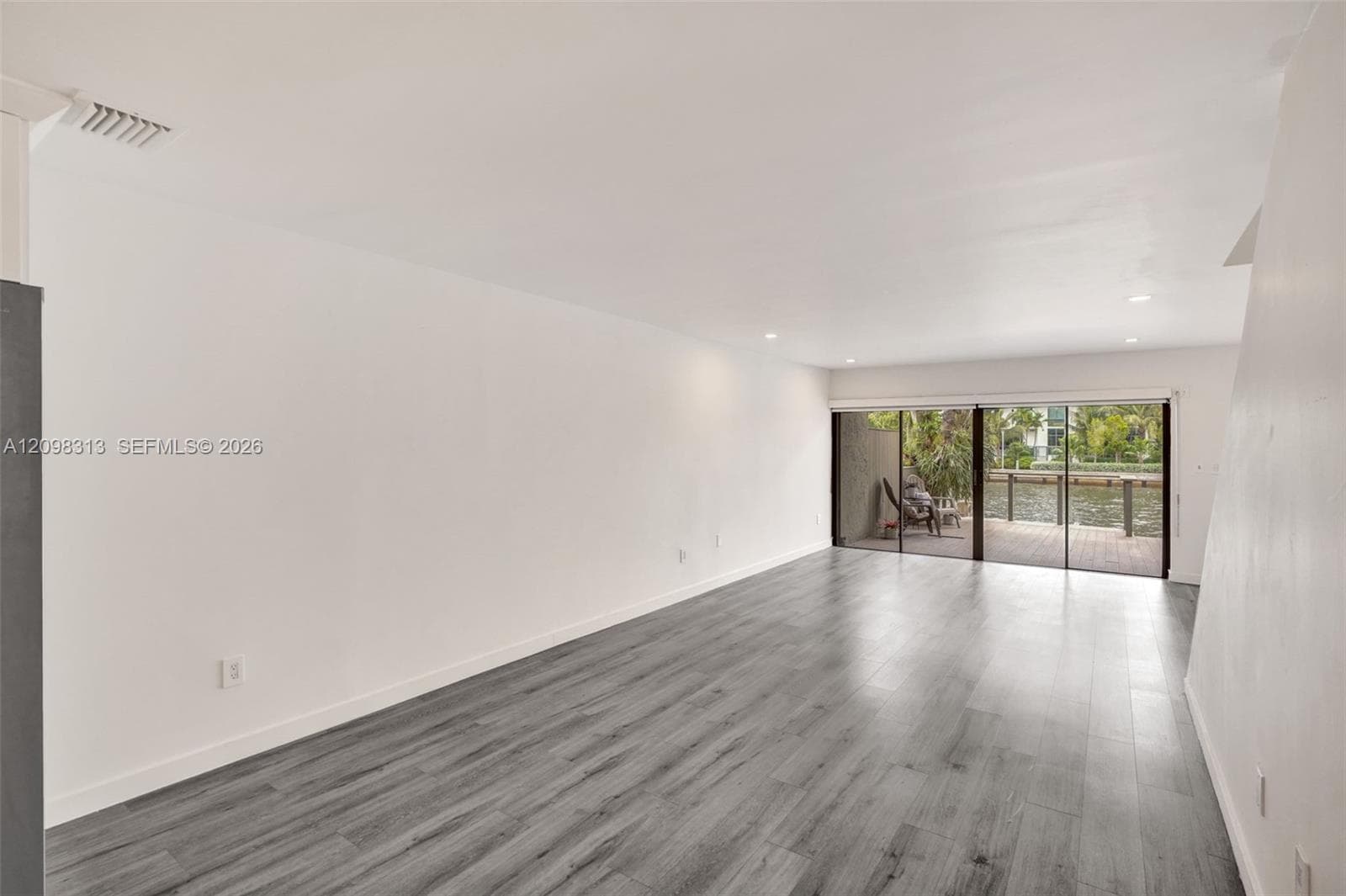 1000 NW N River Dr 6 photo 12