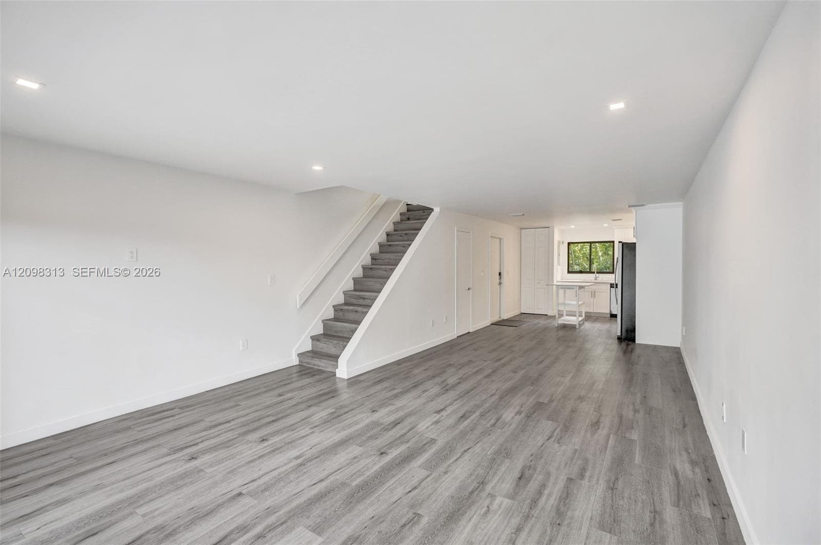 1000 NW N River Dr 6 photo 15