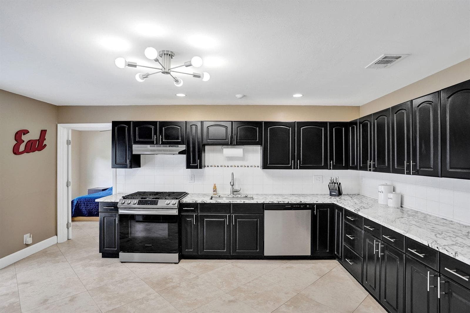 5958 TRIPHAMMER Road photo 4