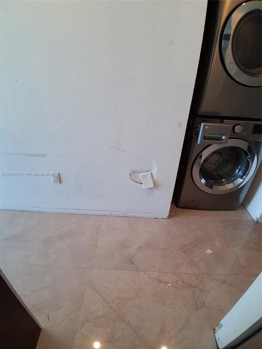 7928 East Dr 1403 photo 8