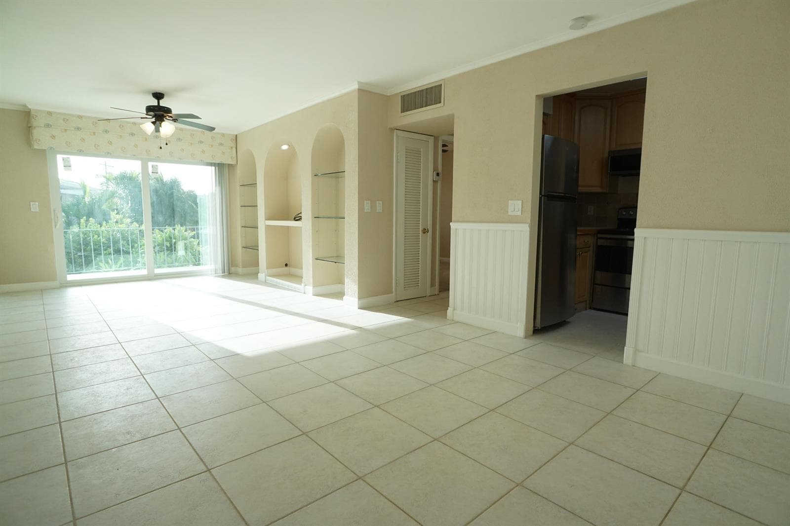 510 Prosperity Farms Road 7B photo 6