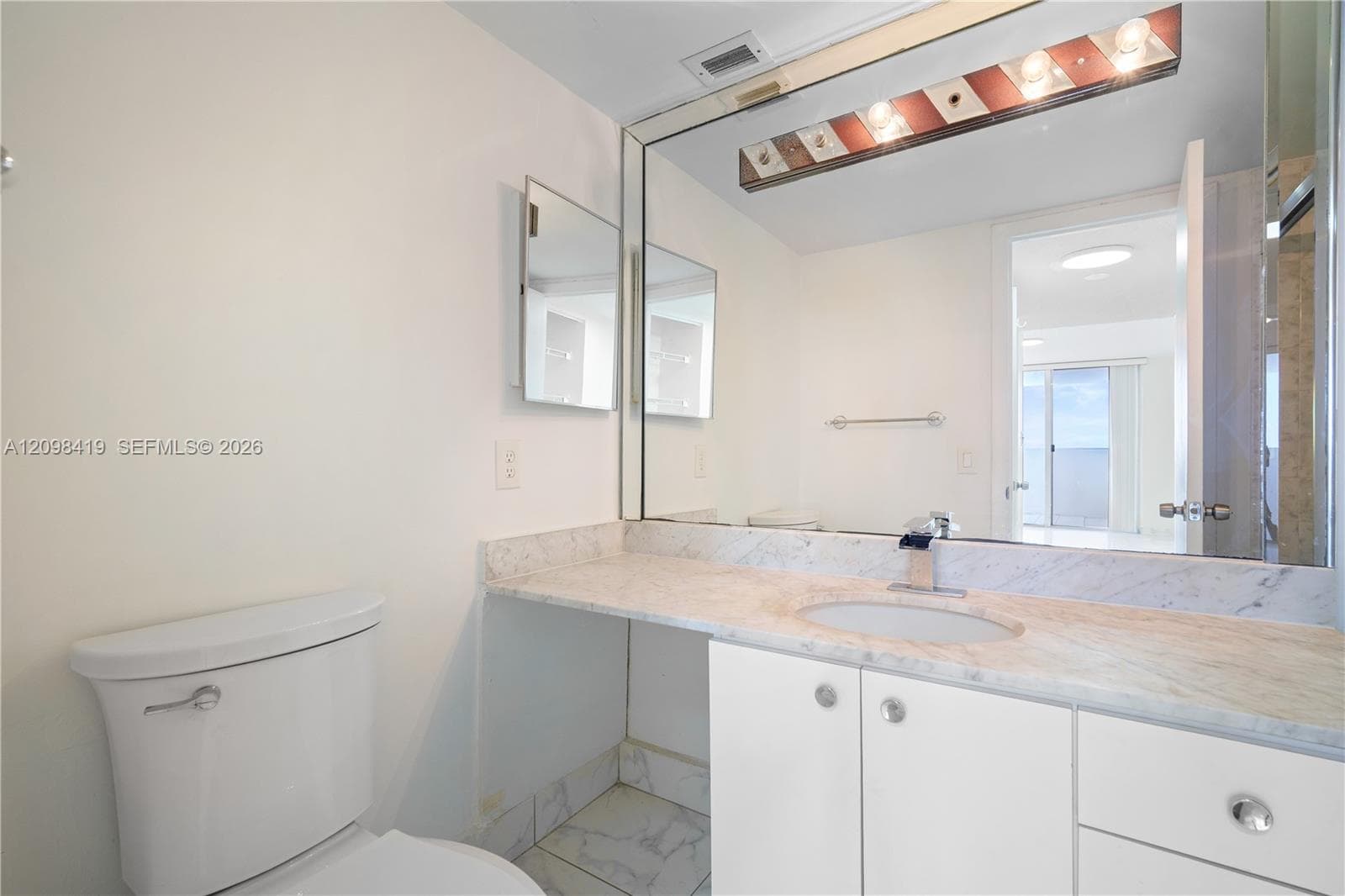 2750 NE 183rd St PH06 photo 23