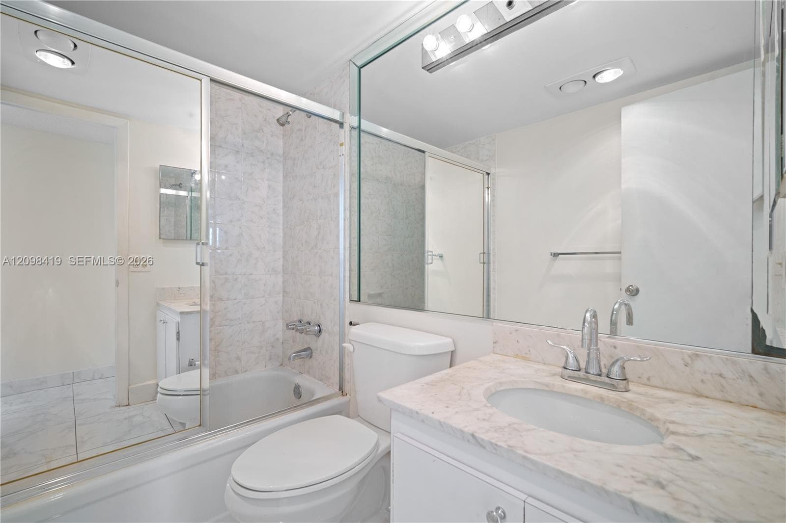 2750 NE 183rd St PH06 photo 16