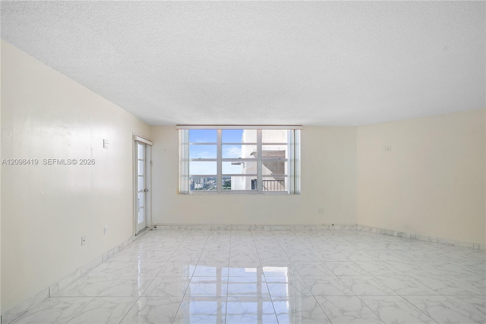 2750 NE 183rd St PH06 photo 15