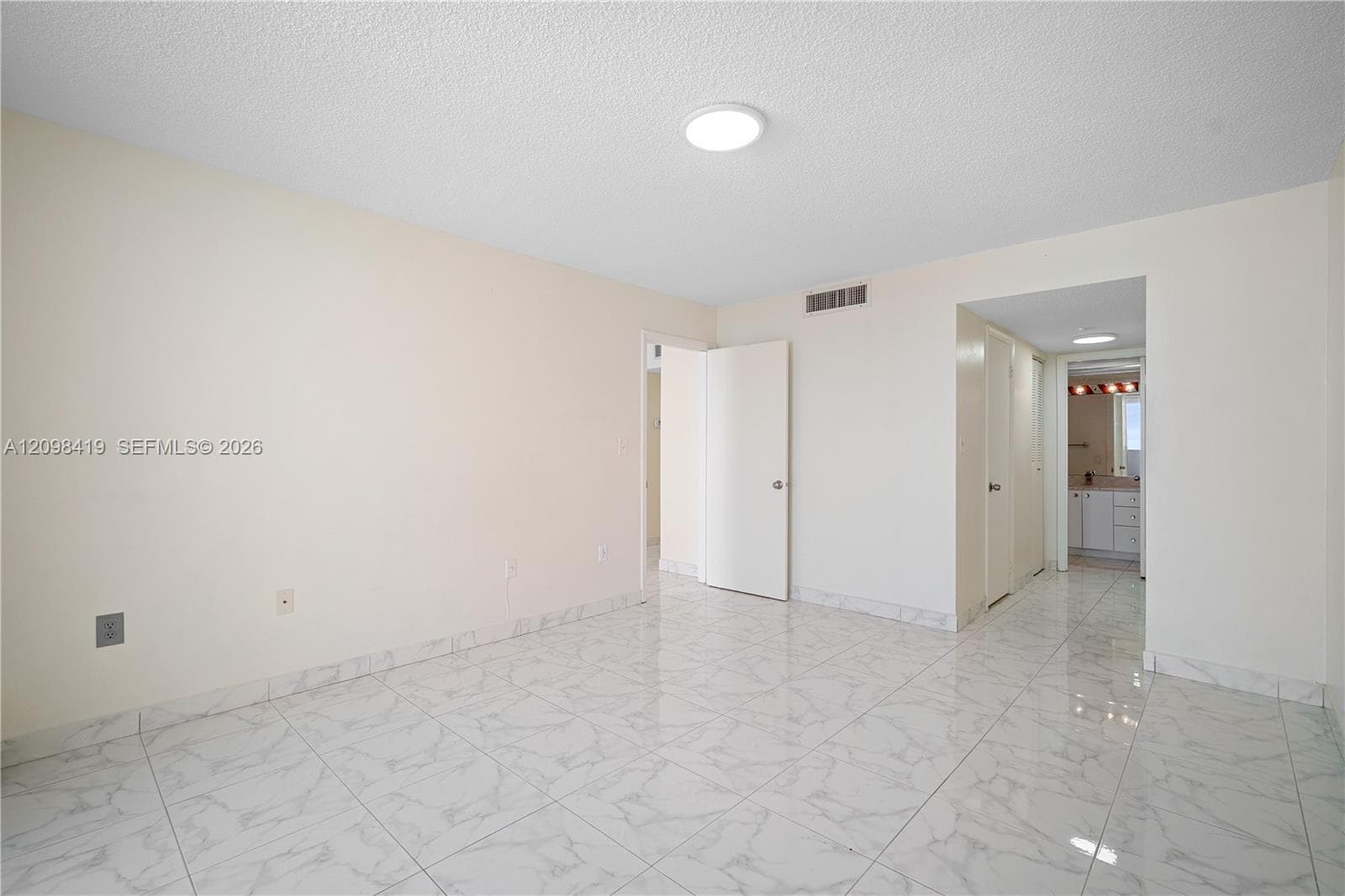 2750 NE 183rd St PH06 photo 19