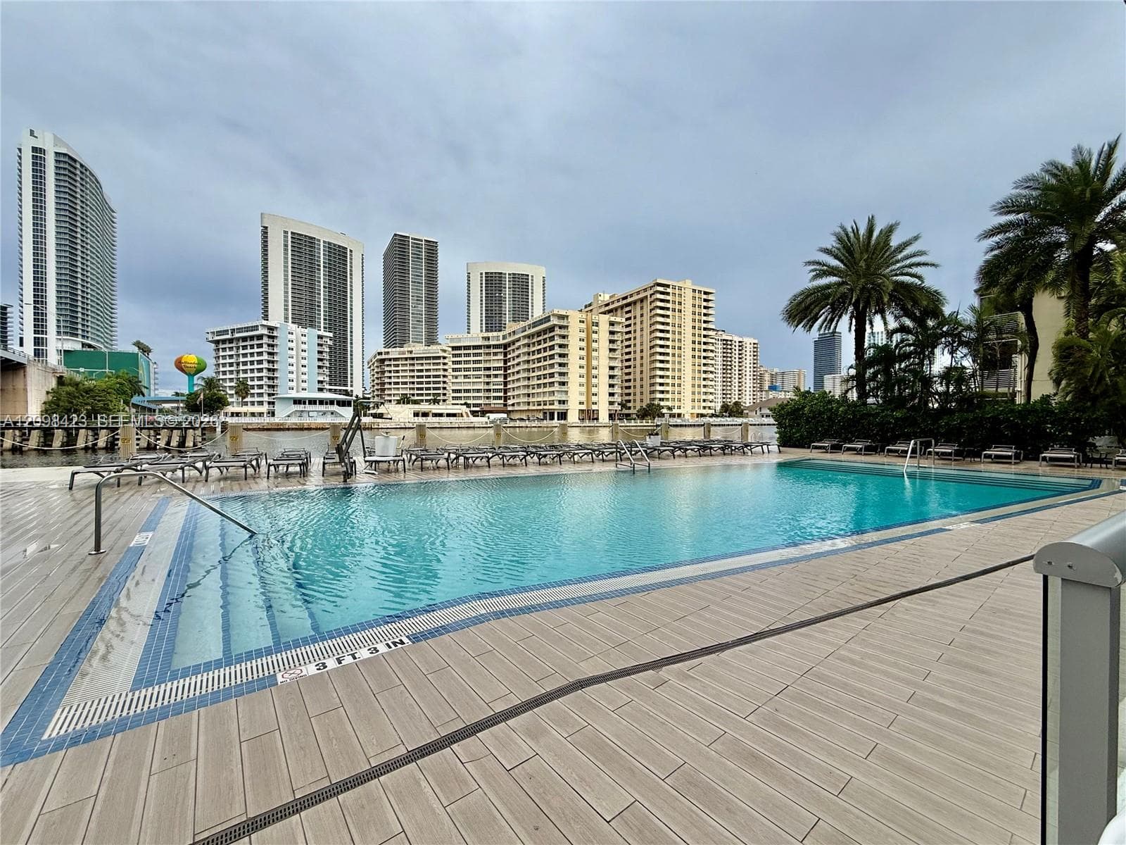 2602 E Hallandale Beach Blvd R2203 photo 2