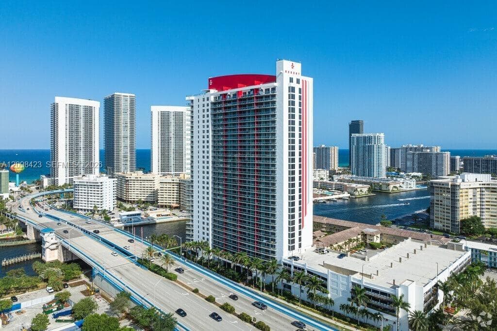 2602 E Hallandale Beach Blvd R2203 photo 1