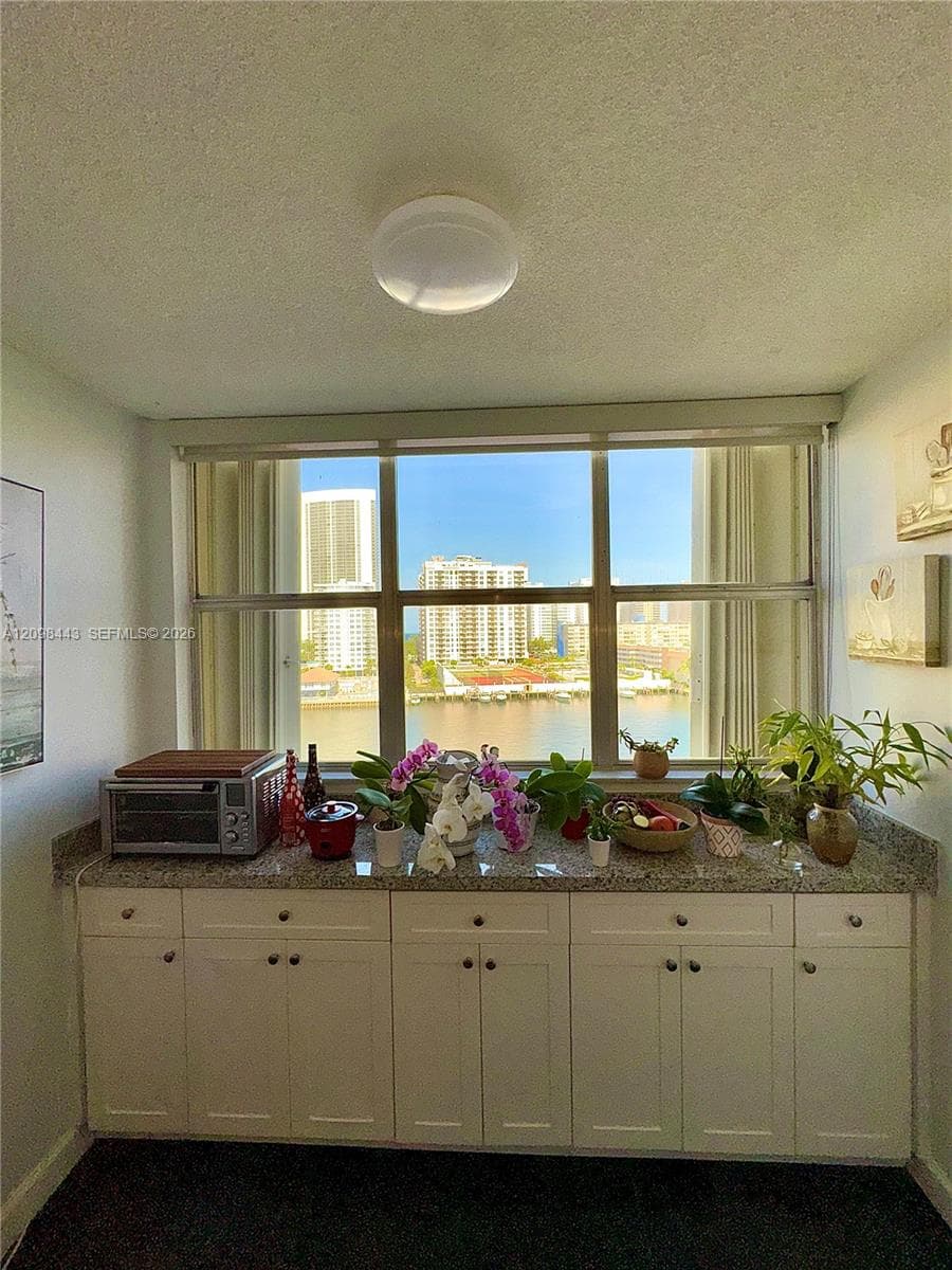 100 Golden Isles Dr 806 photo 18