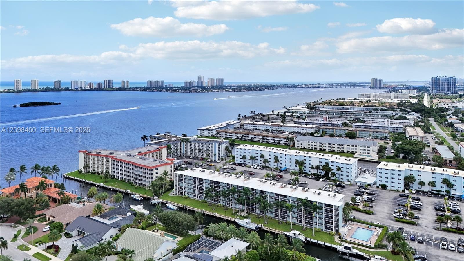 109 N Paradise Harbour Blvd 406 photo 5