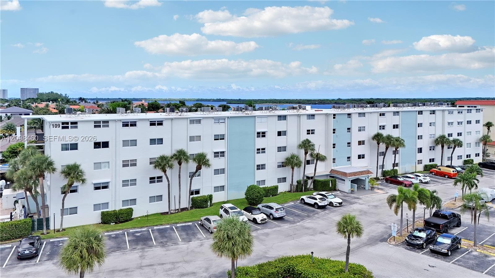 109 N Paradise Harbour Blvd 406 photo 25