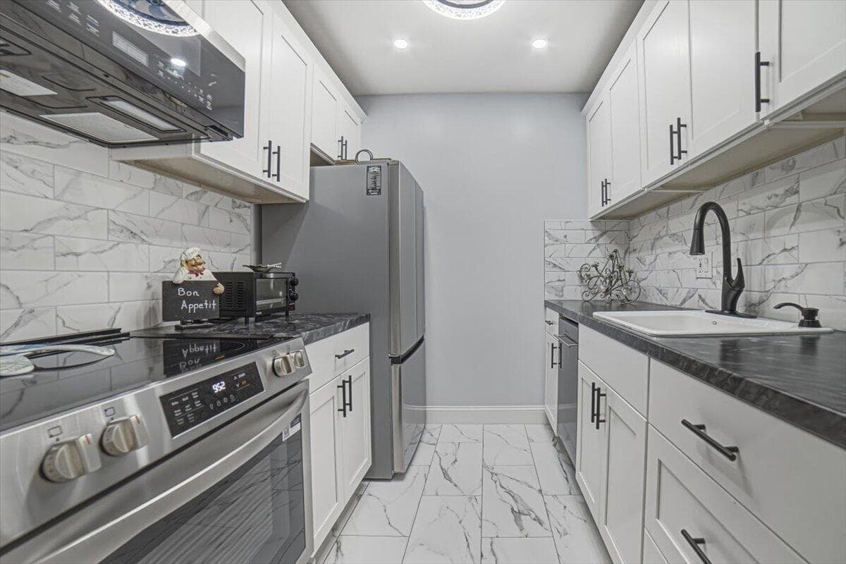 101 Doolen Court 205 photo 18
