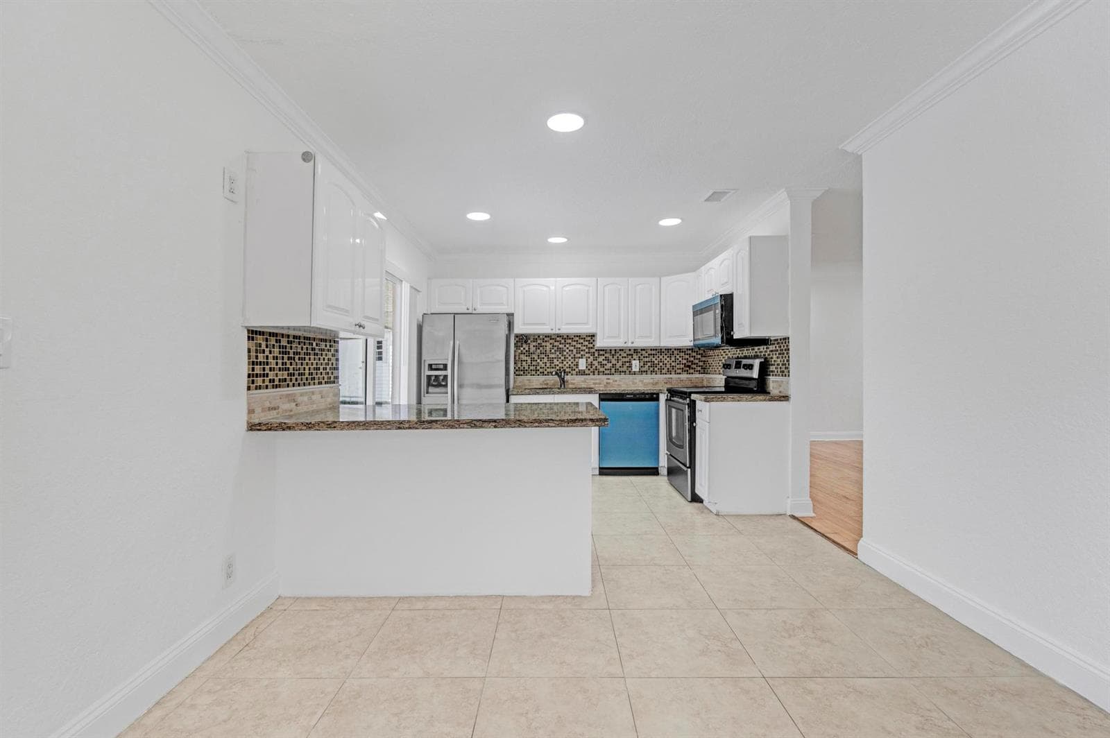 1820 NW 33RD Street photo 3