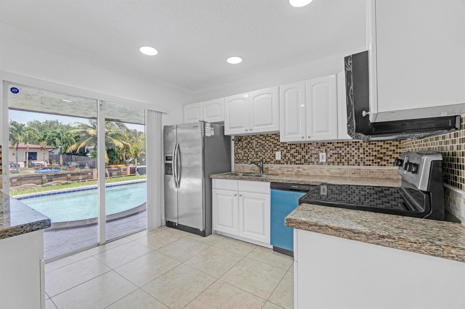 1820 NW 33RD Street photo 4