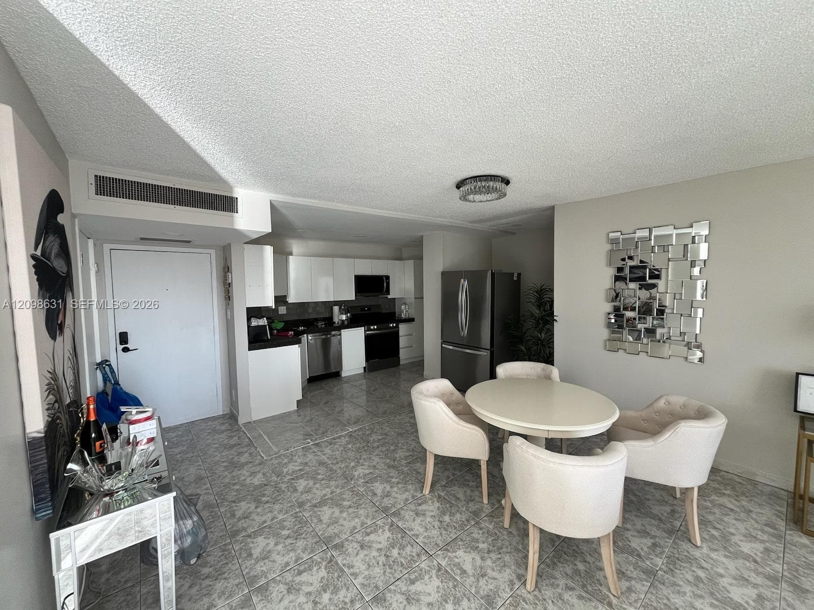 100 Golden Isles Dr 909 photo 2