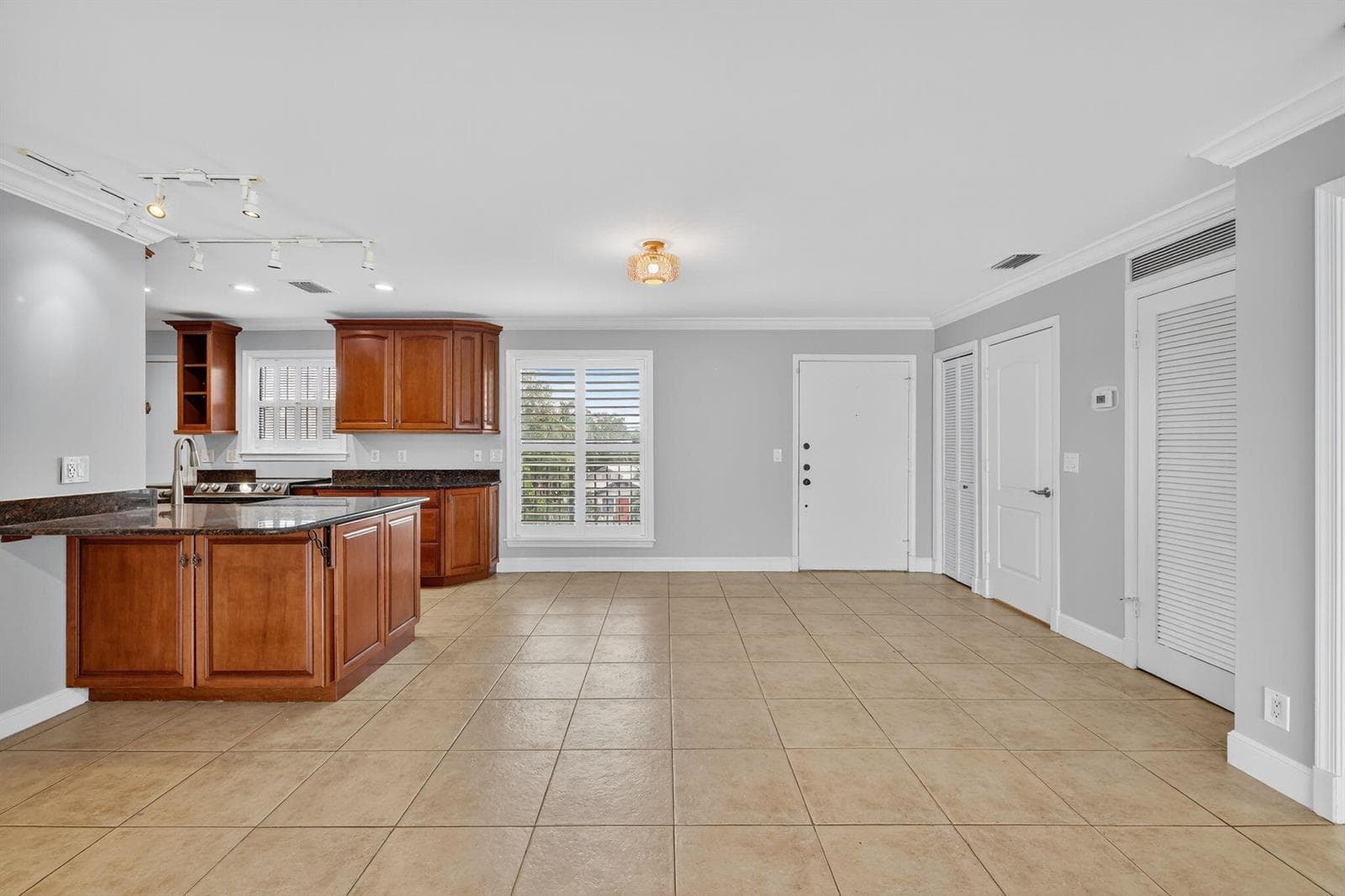 624 SW SAINT LUCIE Crescent 308 photo 17