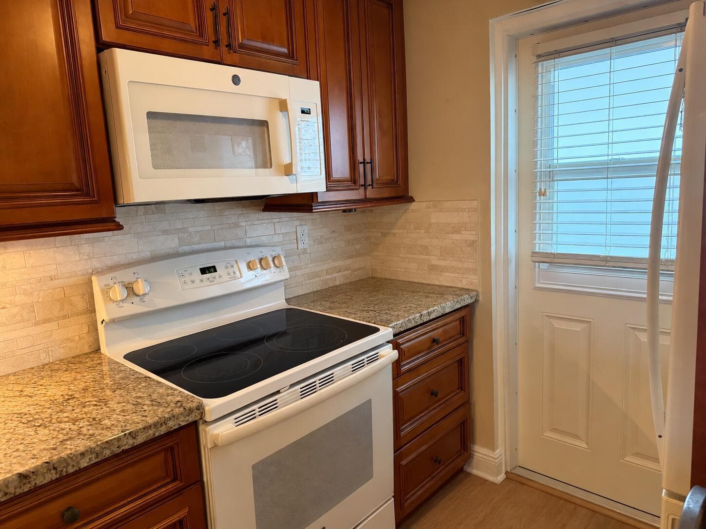 1427 E Hillsboro Boulevard Apt 528 photo 2