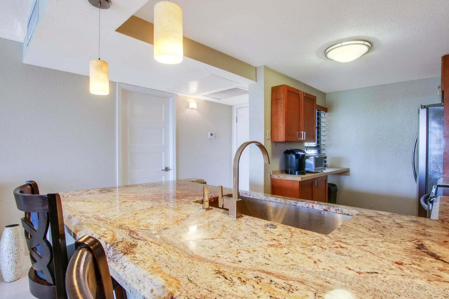 8 Royal Palm Way 2010 photo 6