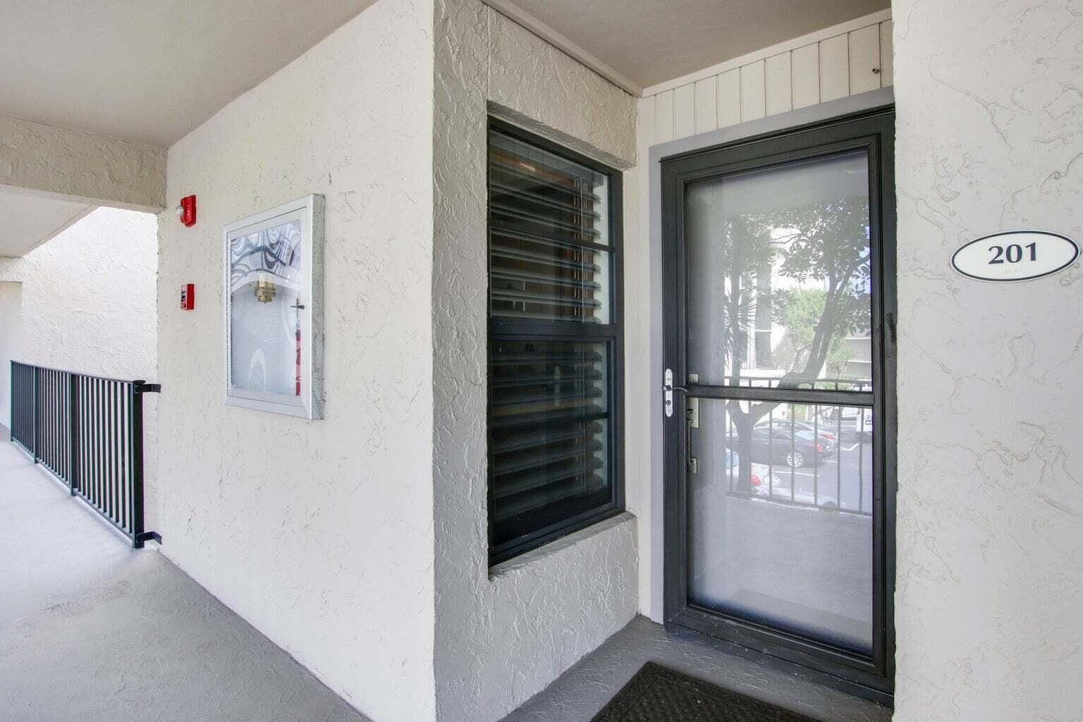 8 Royal Palm Way 2010 photo 3