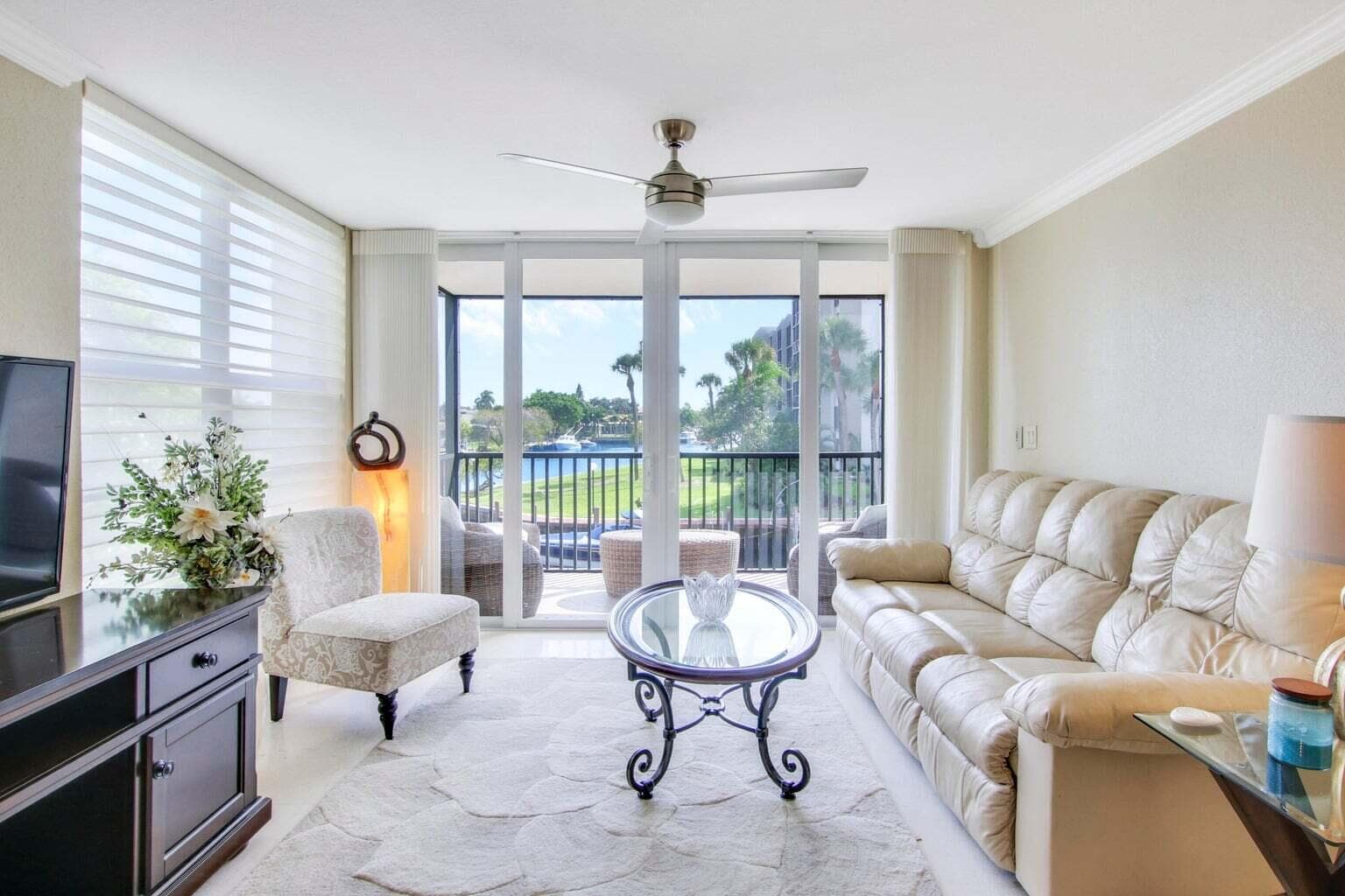 8 Royal Palm Way 2010 photo 15
