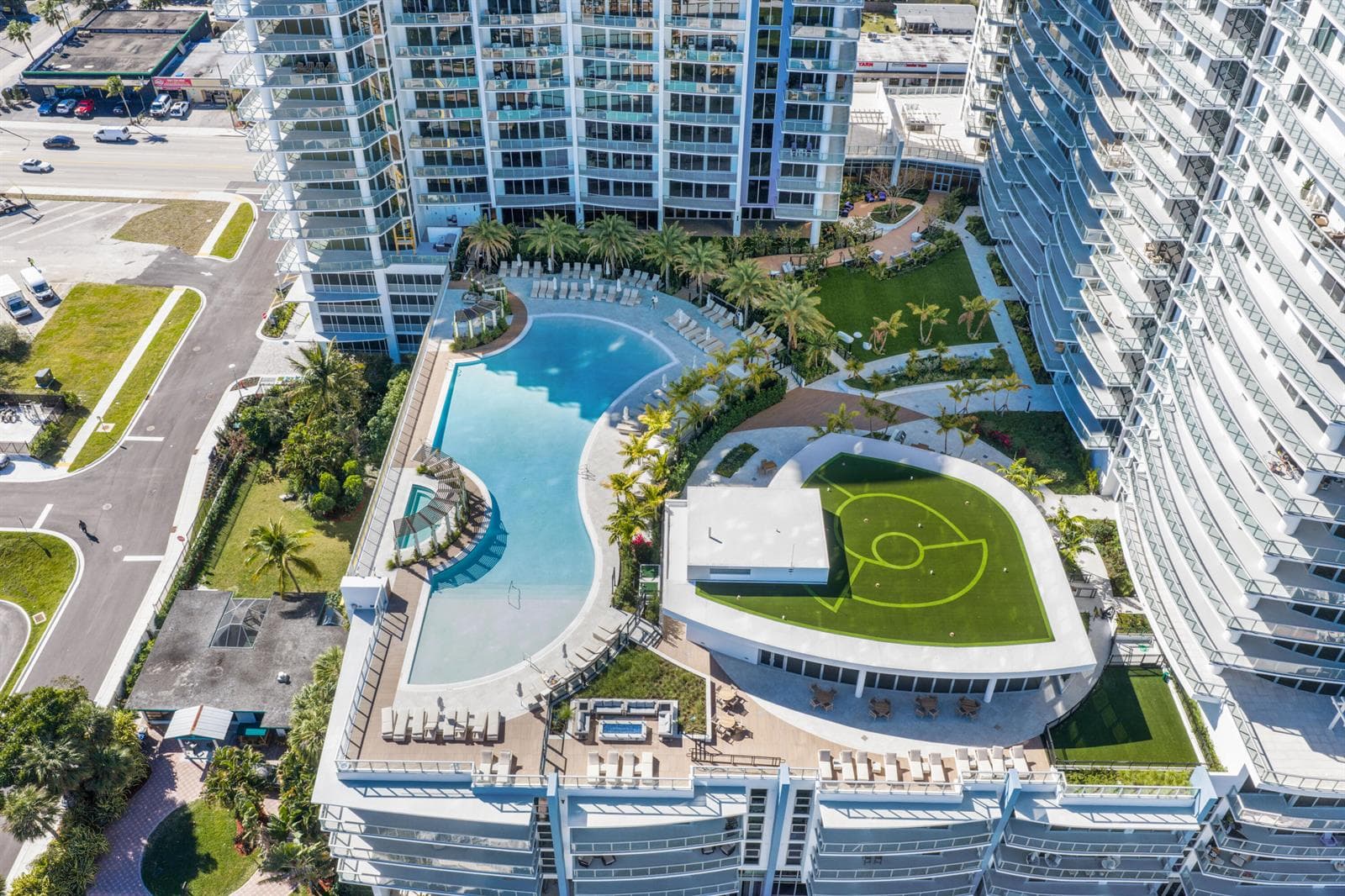 220 Lake Shore Drive 503 photo 4
