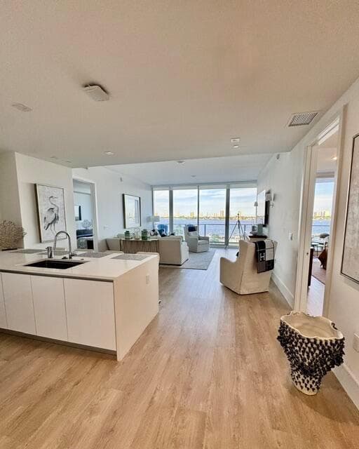220 Lake Shore Drive 503 photo 8
