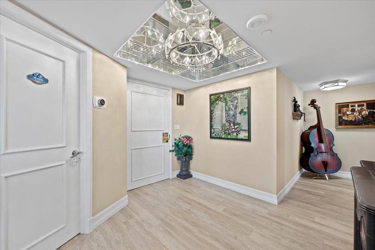 100 LAKESHORE Drive 2156 photo 2
