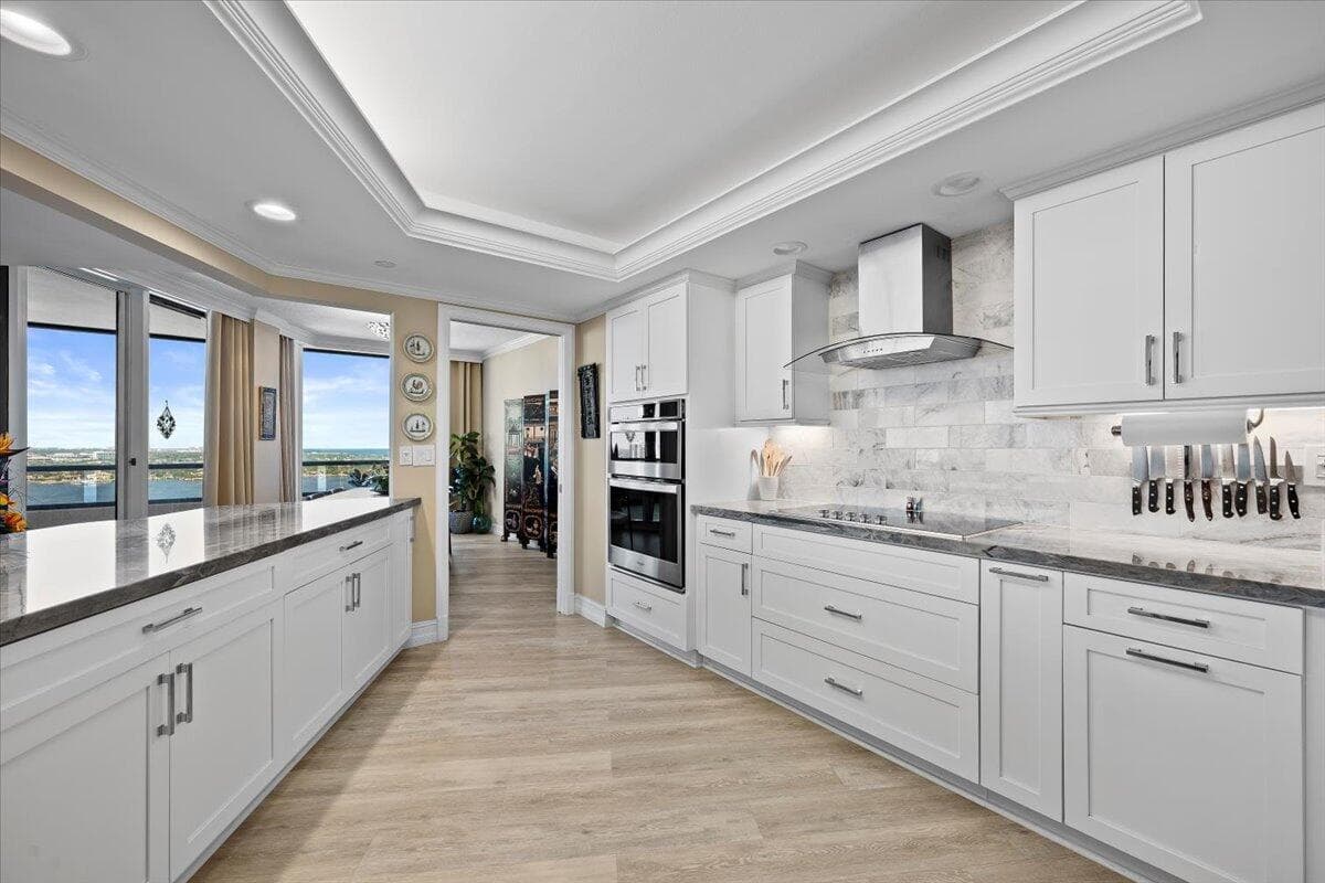 100 LAKESHORE Drive 2156 photo 13
