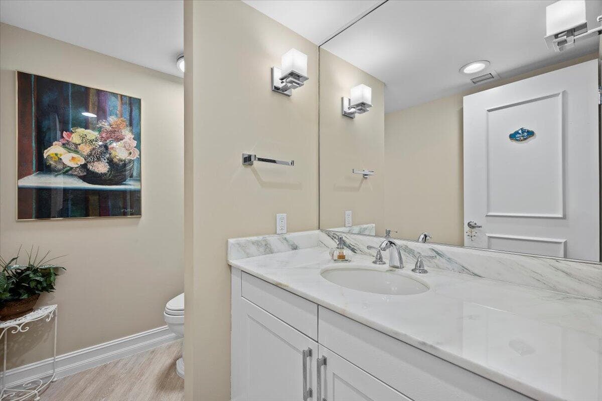100 LAKESHORE Drive 2156 photo 17