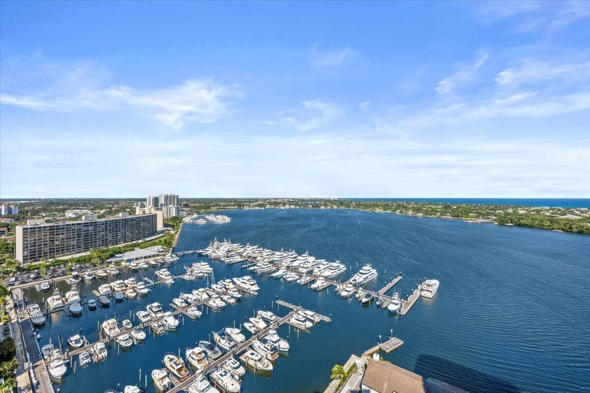 100 LAKESHORE Drive 2156 photo 1