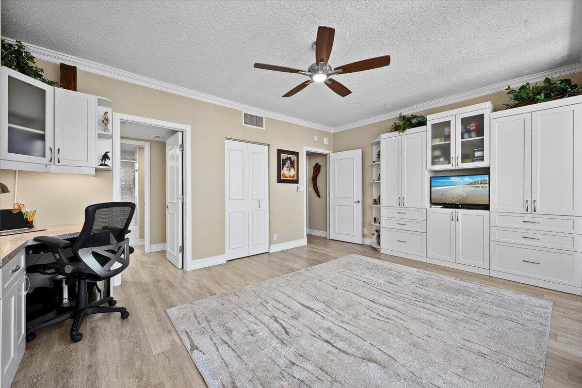 100 LAKESHORE Drive 2156 photo 20