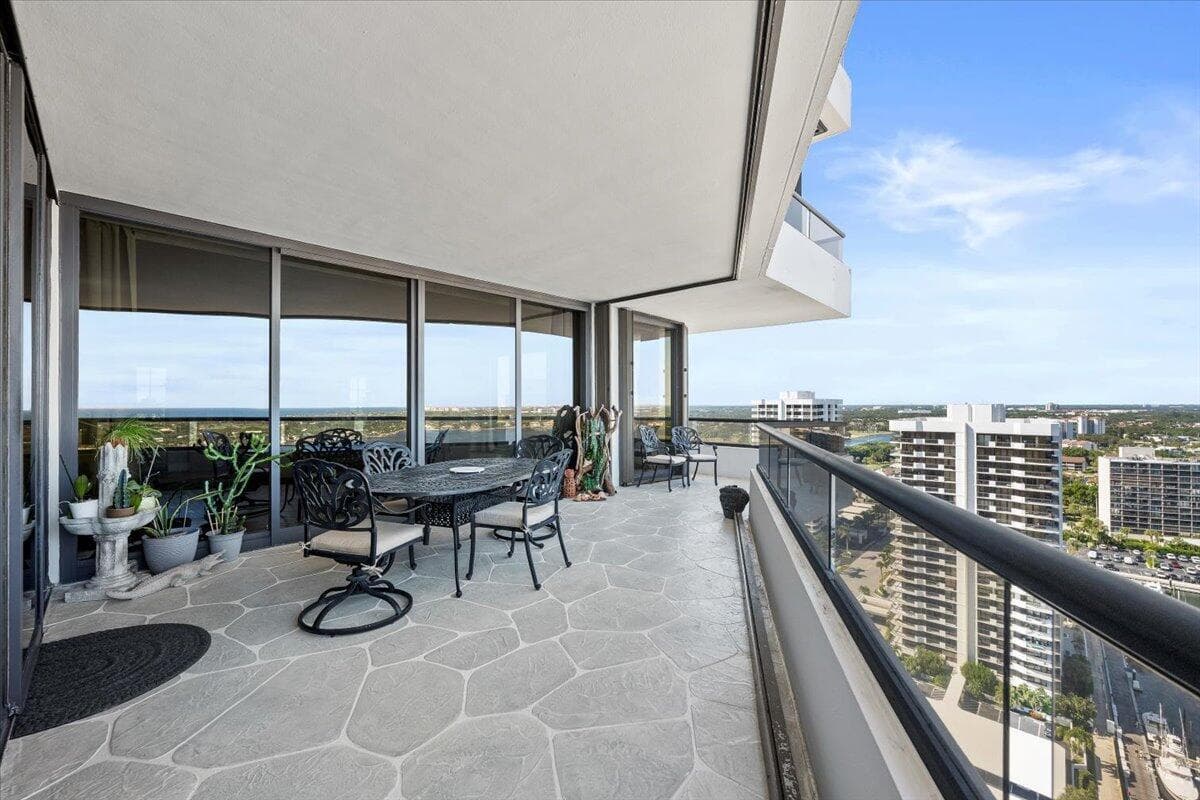 100 LAKESHORE Drive 2156 photo 24