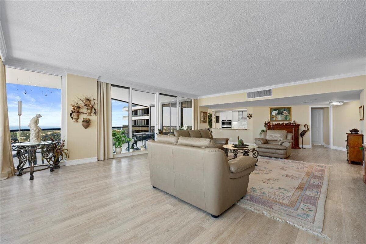 100 LAKESHORE Drive 2156 photo 8