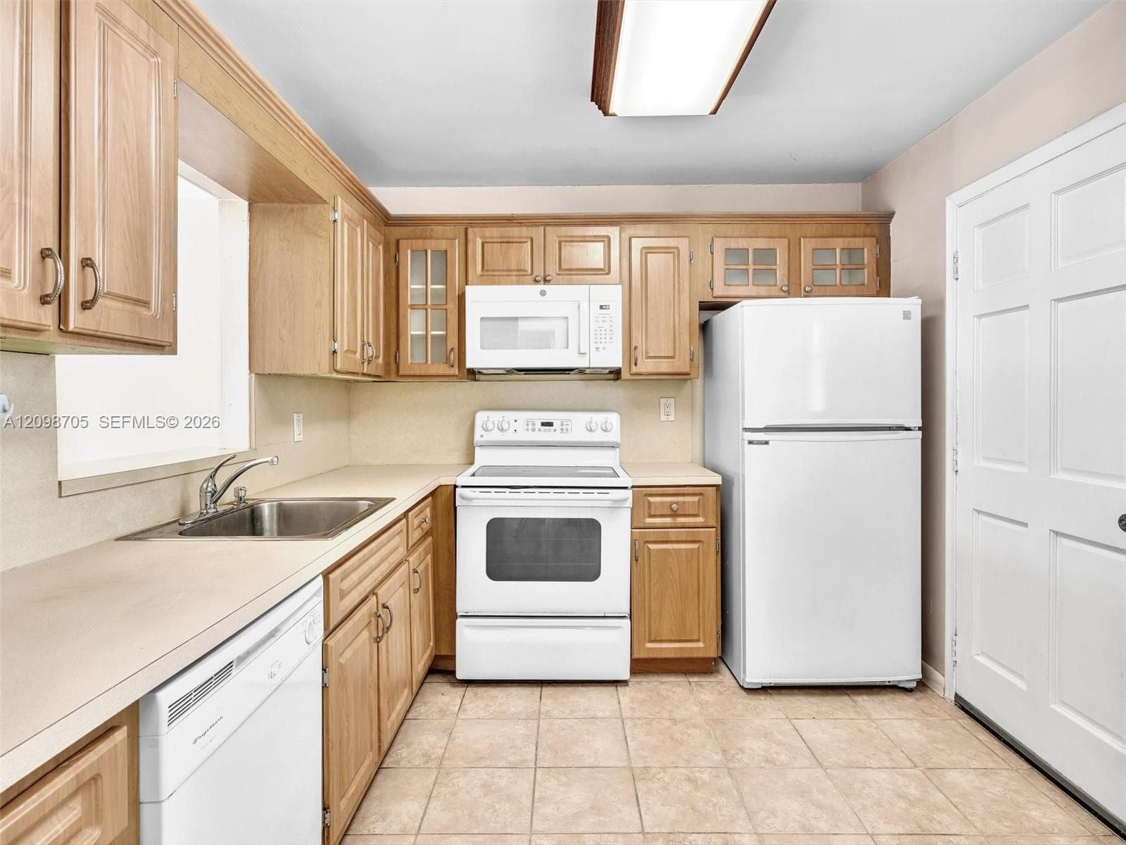 3600 NE 170th St 203 photo 4