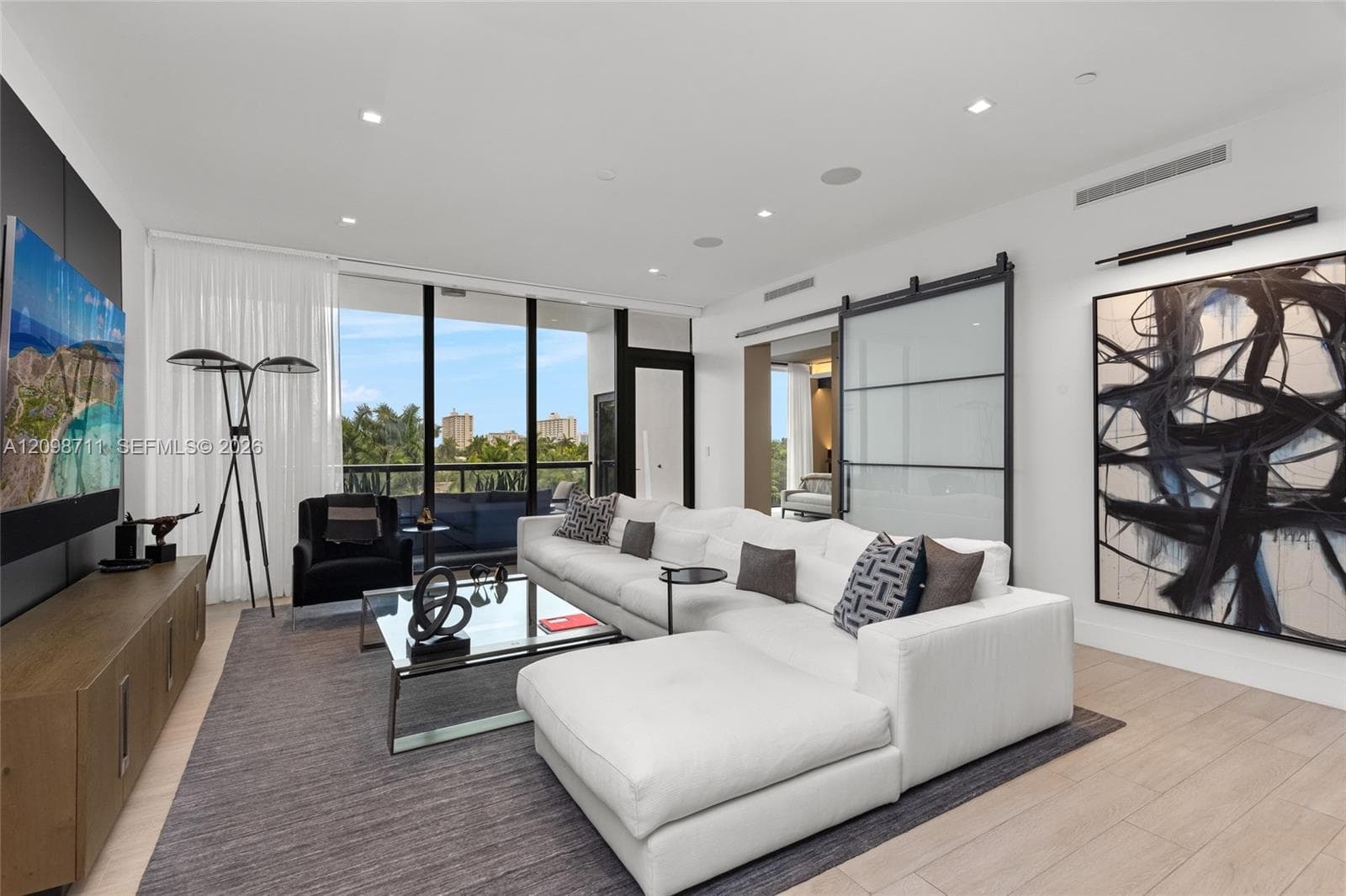 30 Isle Of Venice Dr PH3 photo 1