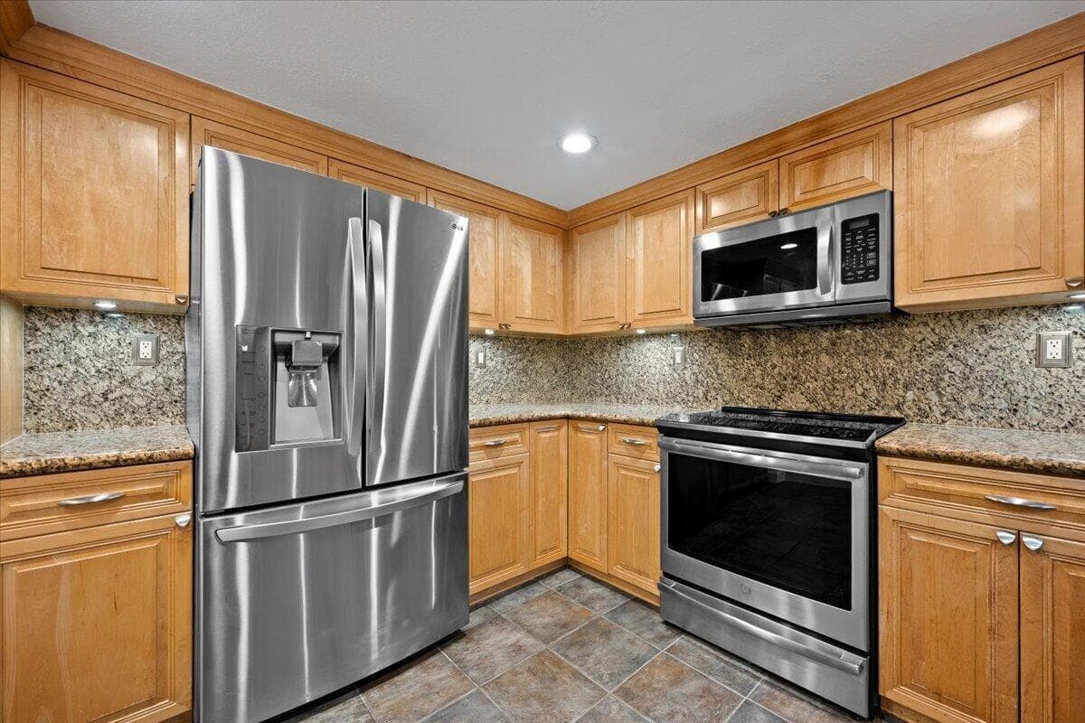 526 OAK HARBOUR Drive 526 photo 17