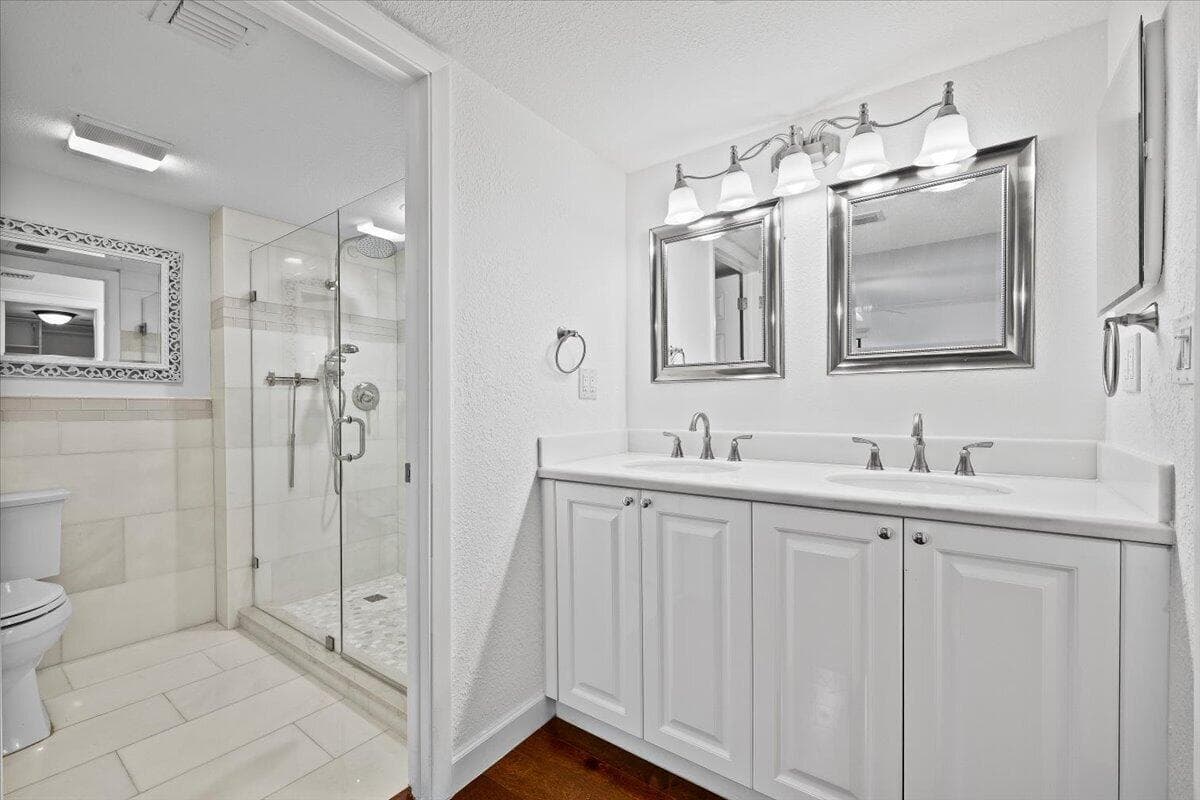 526 OAK HARBOUR Drive 526 photo 22