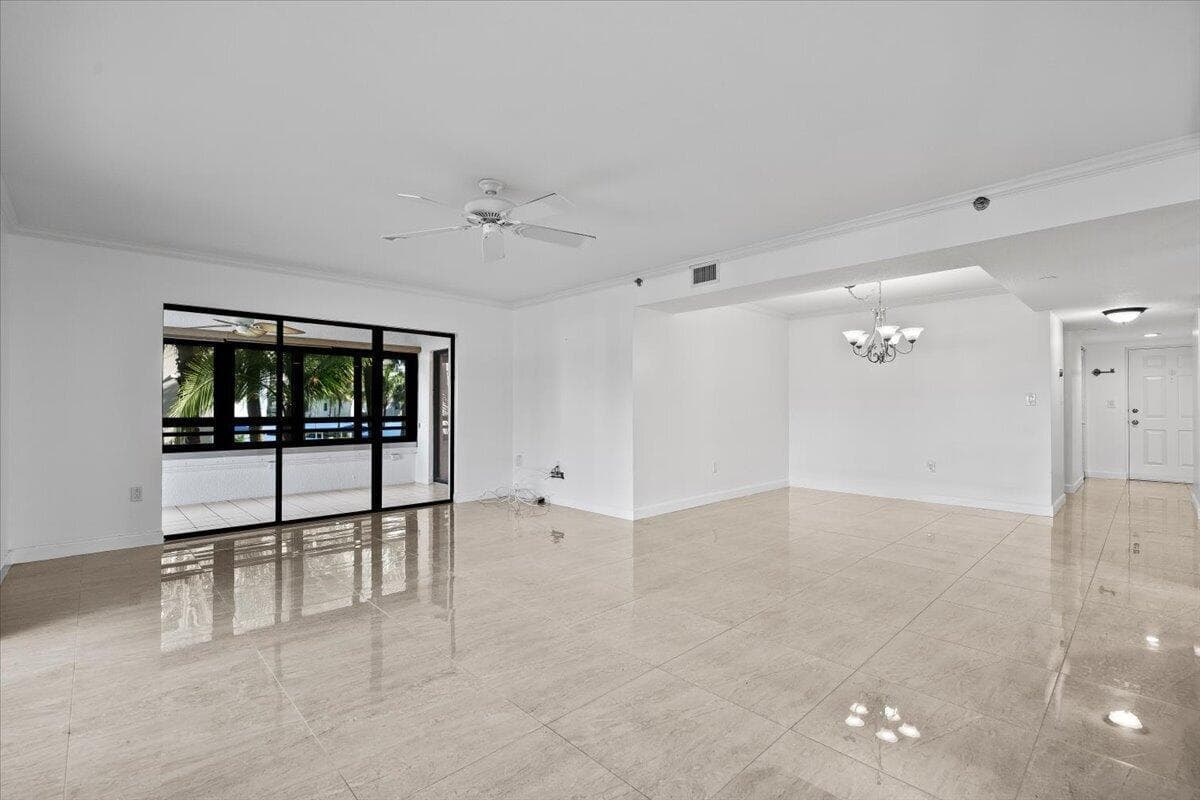 526 OAK HARBOUR Drive 526 photo 5