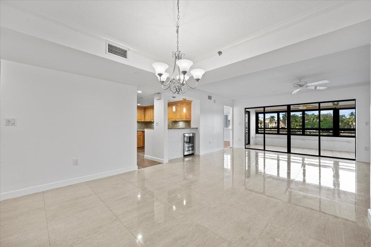 526 OAK HARBOUR Drive 526 photo 10