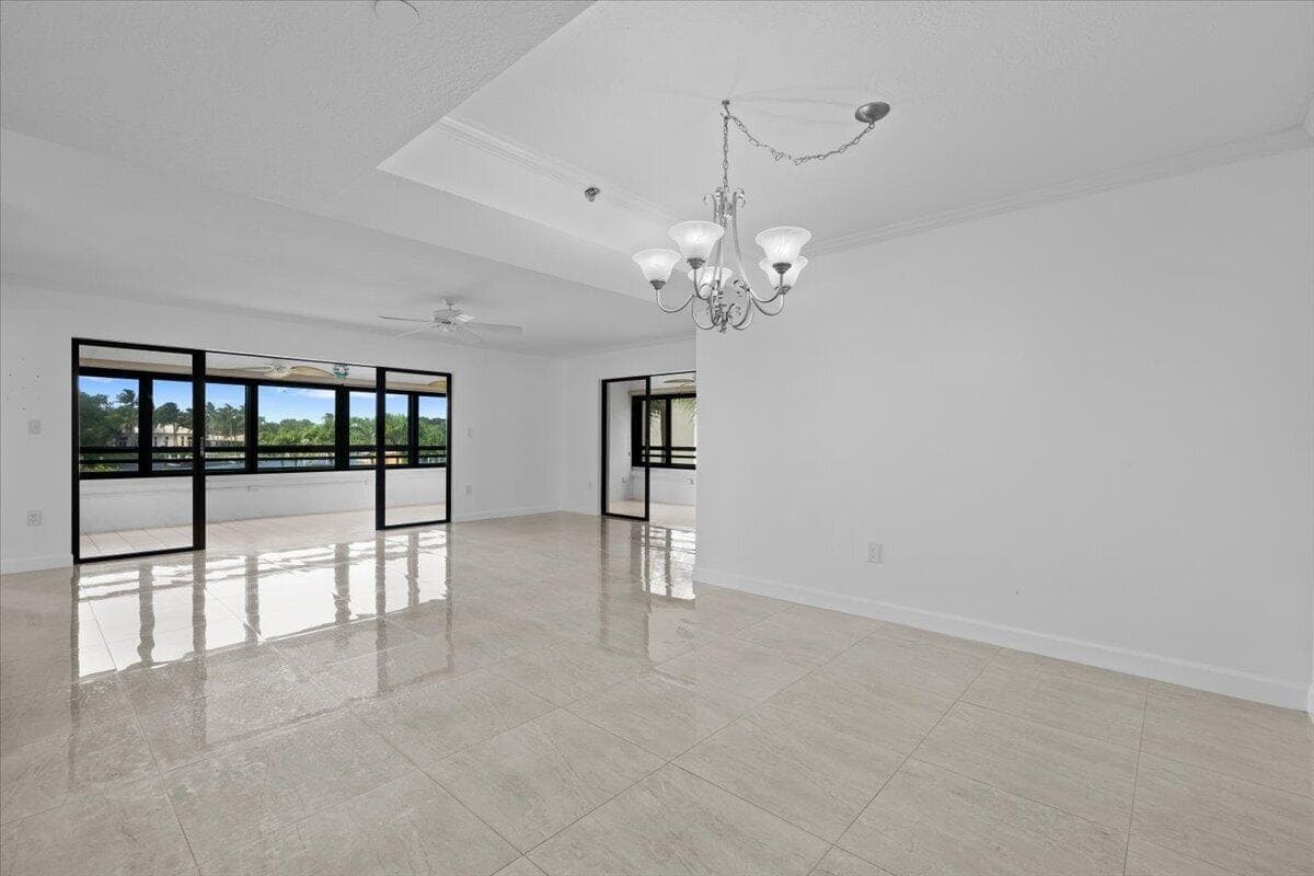 526 OAK HARBOUR Drive 526 photo 4