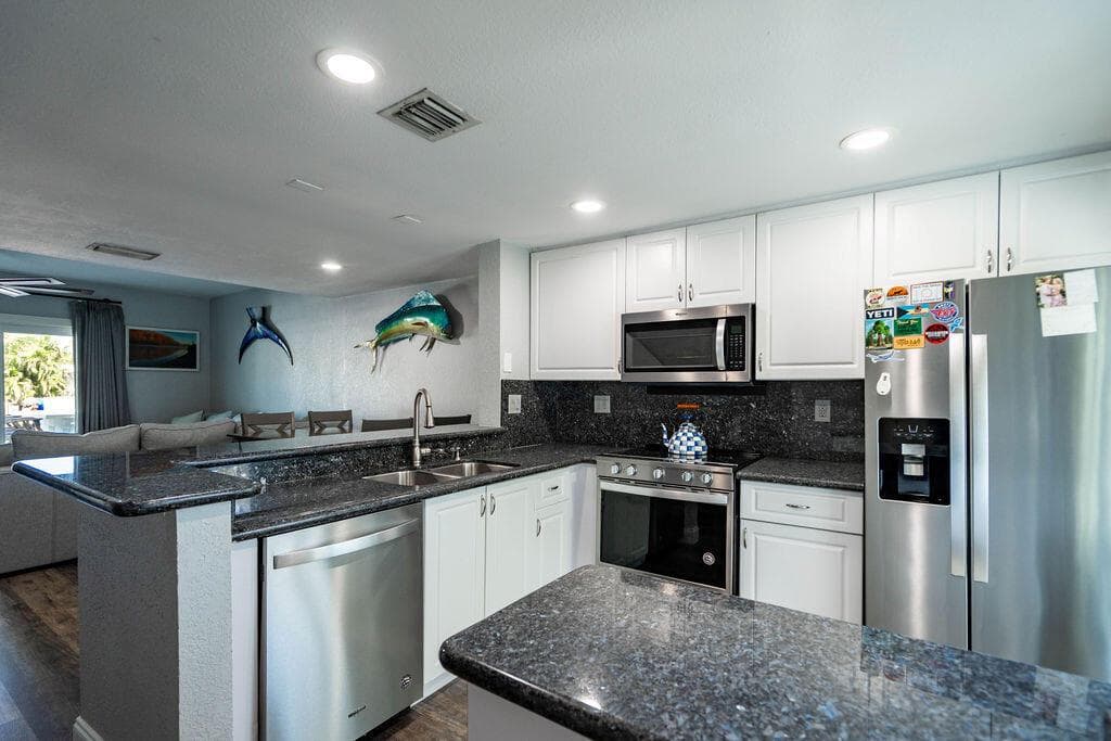 2803 NE 15TH Street 2803 photo 7