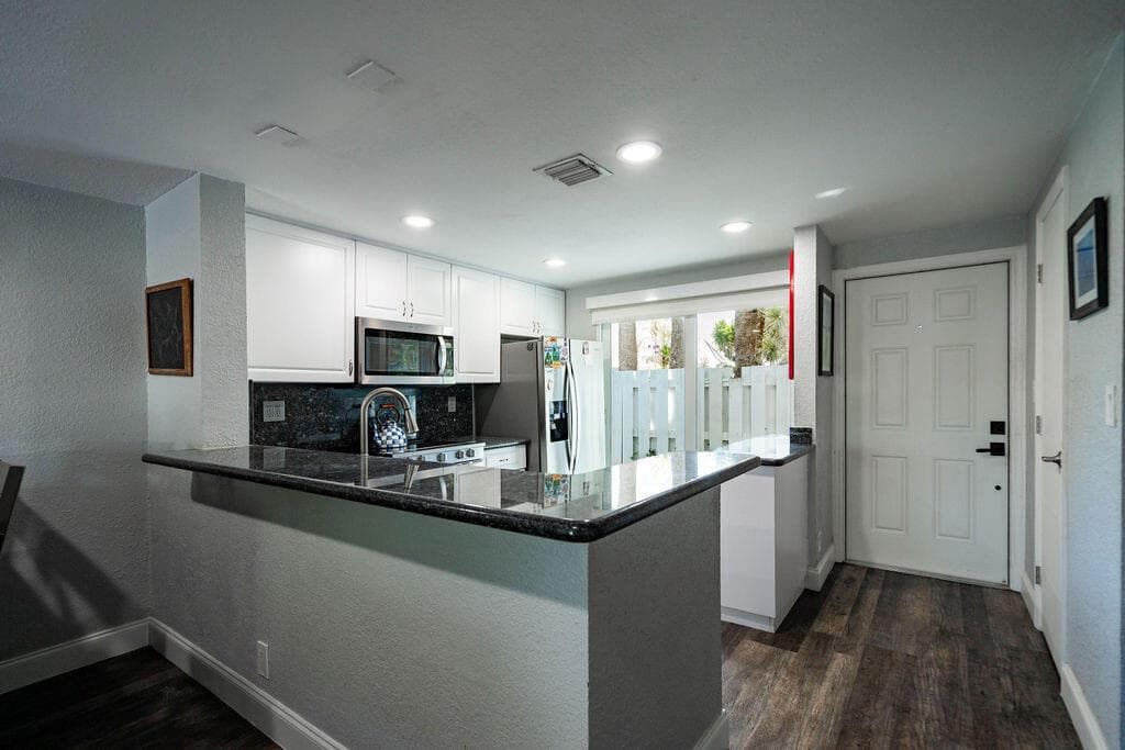 2803 NE 15TH Street 2803 photo 11