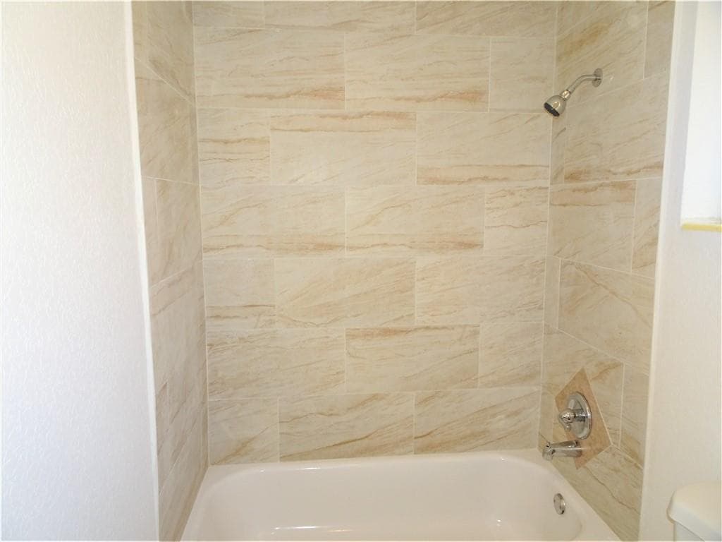 2230 AVENUE H W photo 17