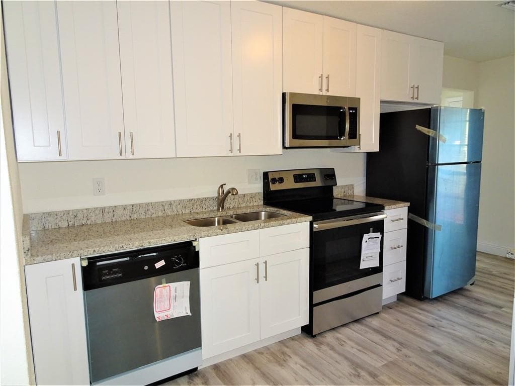 2230 AVENUE H W photo 7