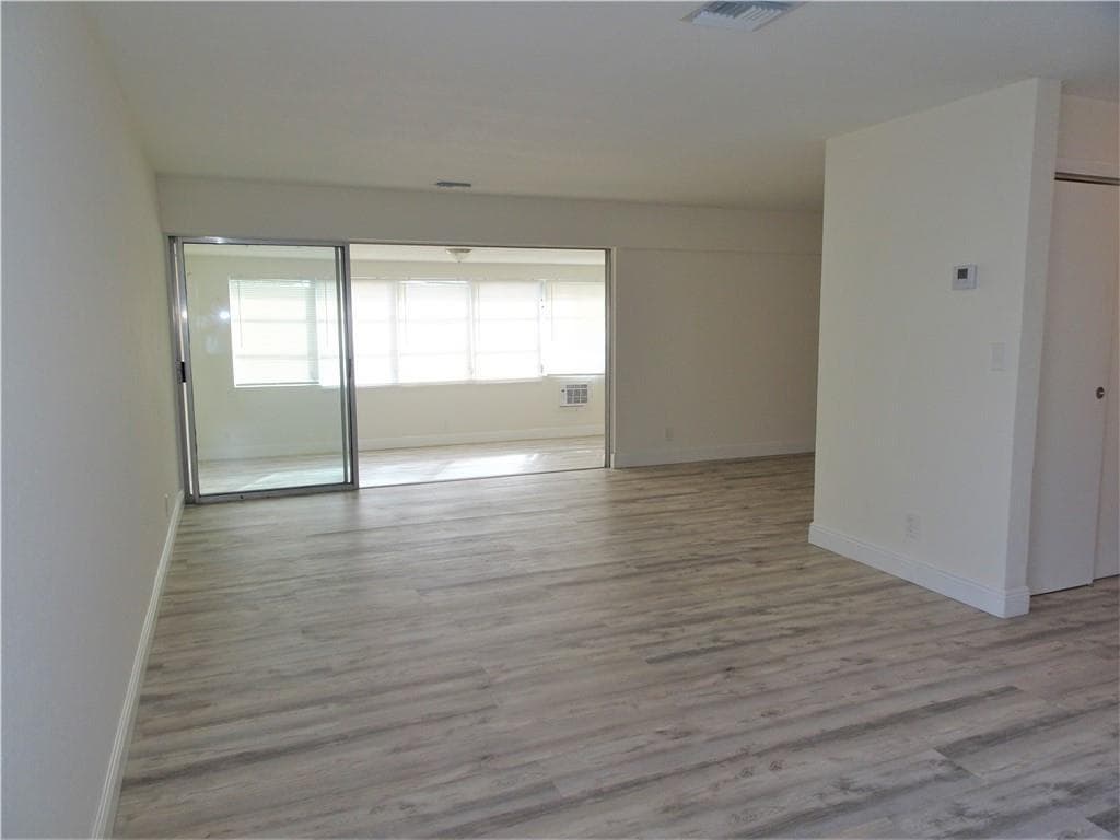 2230 AVENUE H W photo 5