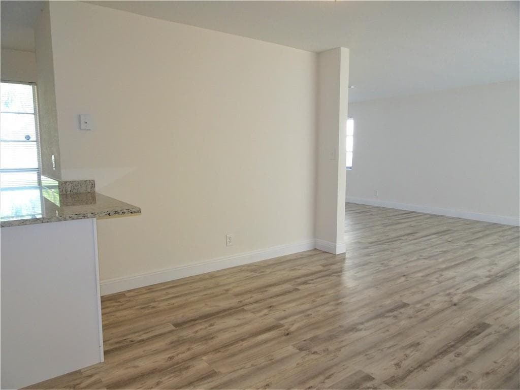 2230 AVENUE H W photo 9