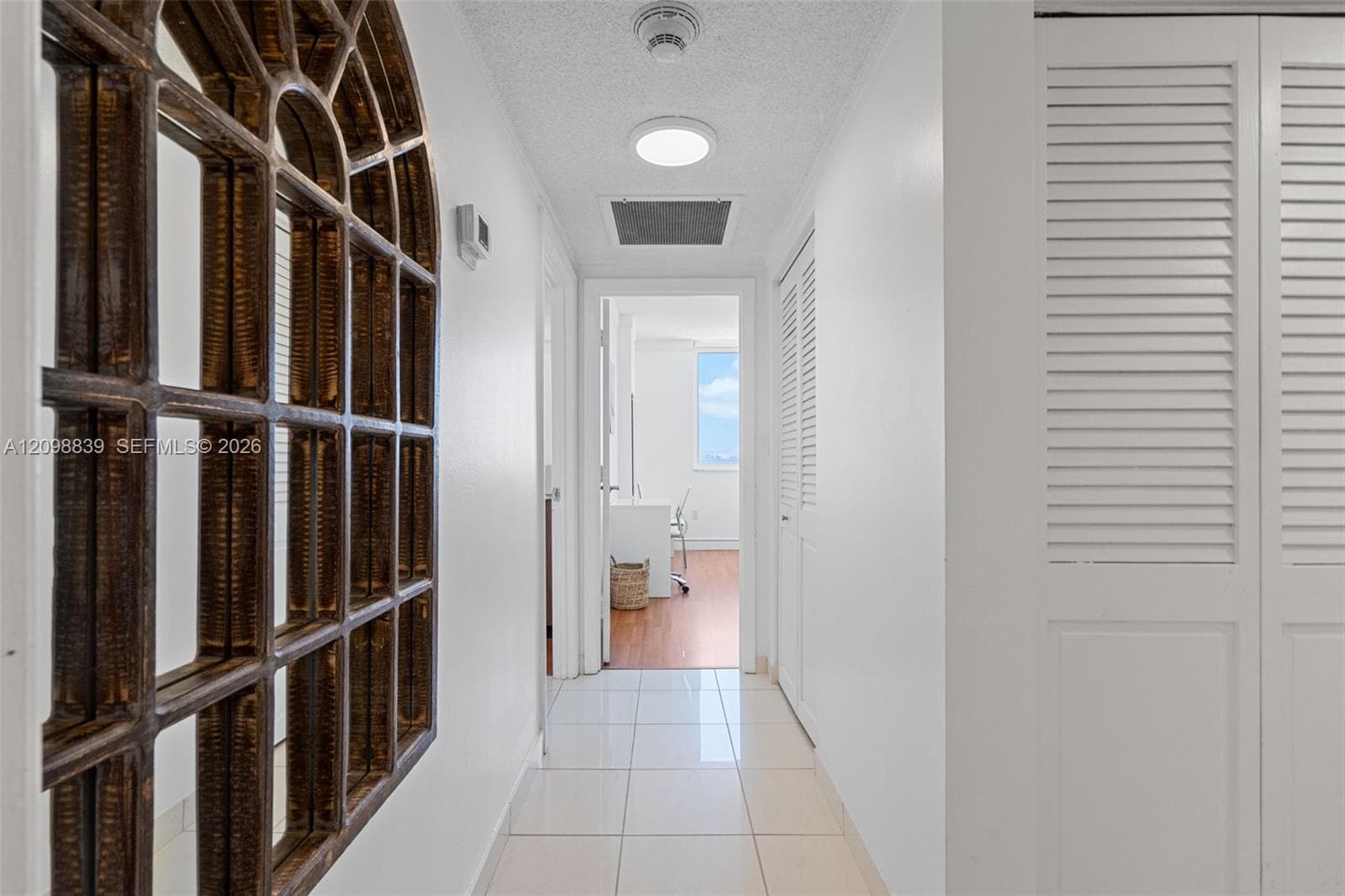 300 Bayview Dr 1710 photo 24